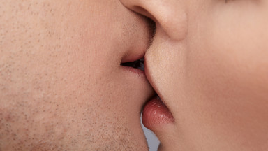 Niebezpieczne pocałunki. Choroby, którymi możesz się zarazić podczas całowania