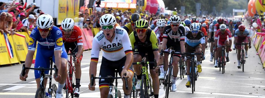 Niemiec Pascal Ackermann z ekipy Bora-Hansgrohe wygrał pierwszy etap 75. Tour de Pologne.