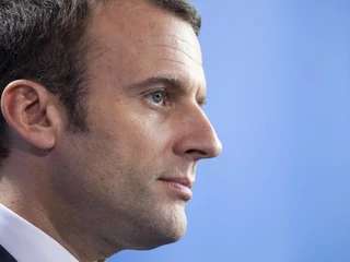 Emmanuel Macron uchodził za wolnorynkowca. Jego zwrot ku protekcjonizmowi to efekt walki politycznej