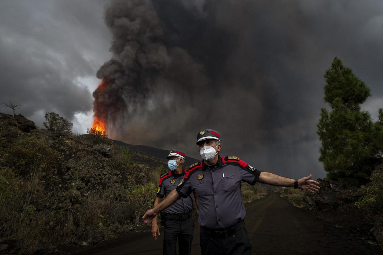 “QUESTA MINACCIA ALLA SALUTE” Aumenta l’attività vulcanica in Sicilia, evacuate 150 persone