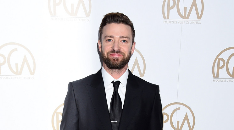 Justin Timberlake tandembiciklire pattant/Fotó: Northfoto