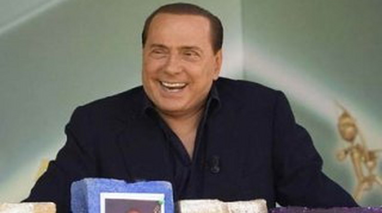 Berlusconi Hitlerrel viccelődött