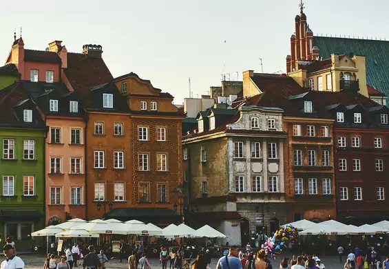 Mieszkańcy tych dzielnic w Warszawie są najmniej zadowoleni. Jedna zdecydowanie odstaje