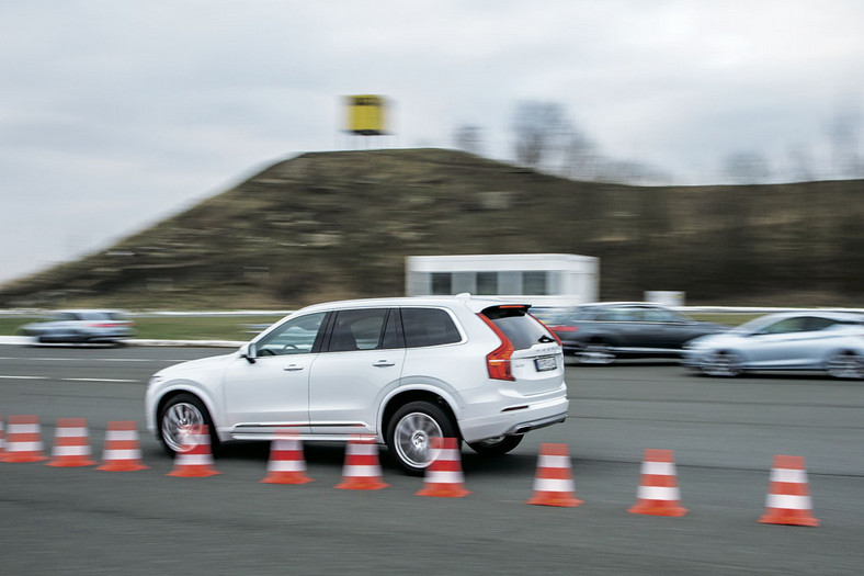 Volvo XC90 D5 start-stop ukrywa się w menu