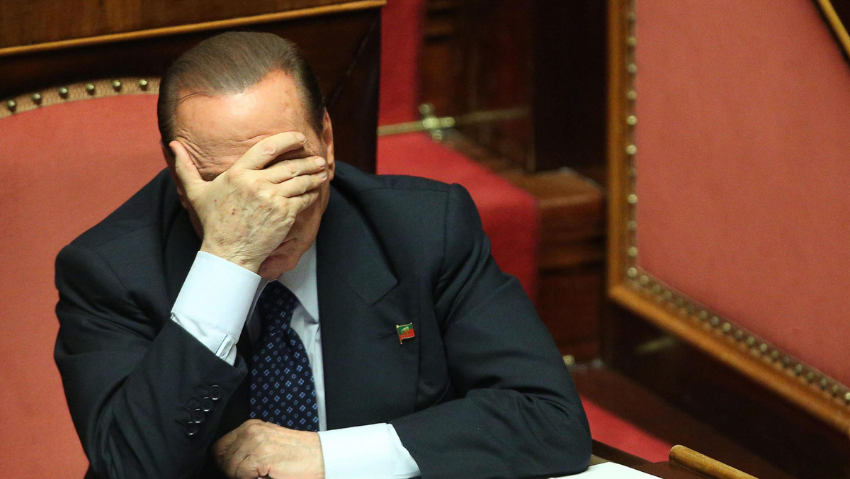 Były premier Włoch, lider centroprawicowego ugrupowania Forza Italia Silvio Berlusconi nie otrzymał jako osoba prawomocnie skazana zgody prokuratury na wyjazd do Brukseli na czwartkowy zjazd Europejskiej Partii Ludowej - podały media.