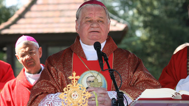Biskup Tadeusz Rakoczy ukarany przez Watykan. "Historia Kościoła w Polsce pisana jest na nowo"