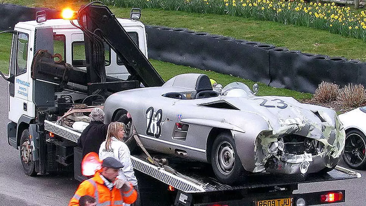 Zderzenie Mercedesa z Jaguarem w Goodwood