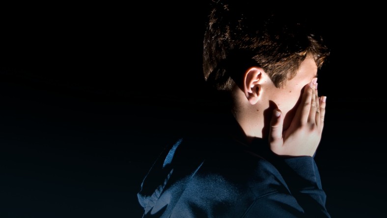 Znalezione obrazy dla zapytania krzyk dziecka za ojcem