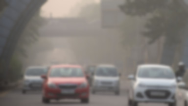 Delhi: śmigłowce do walki ze smogiem nie mogą wystartować z powodu smogu