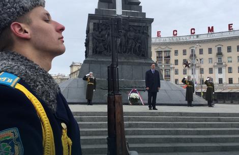 Premijer Vučić položio je danas venac na Spomenik Pobede u Minsku