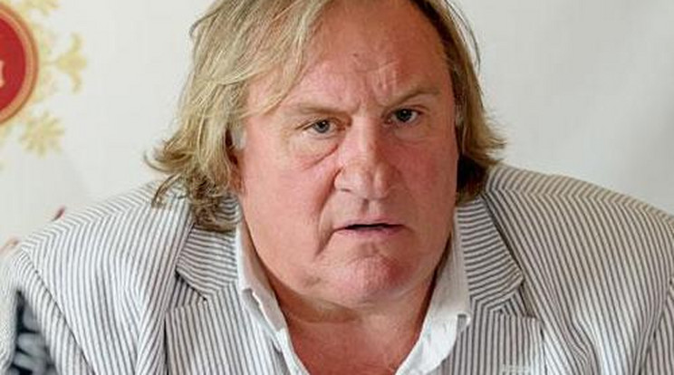 Gérard Depardieu maga tömte vissza anyja kiszakadt méhét