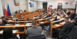 Ustawa o KRS w Senacie. KO zgłosiła poprawkę, która może udobruchać prezydenta Dudę