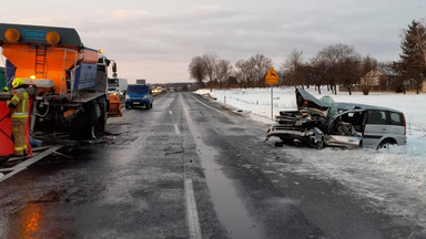 Tragedia na Lubelszczyźnie. 64-latek zderzył się z pługopiaskarką