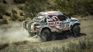 Dakar 2014: kierowcy Orlen Teamu dzielnie walczyli na trudnym etapie, dobra jazda Hołowczyca