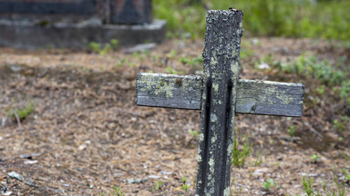 Zapomniane cmentarze pod opieką leśników. To m.in. kurhany mające ponad tysiąc lat