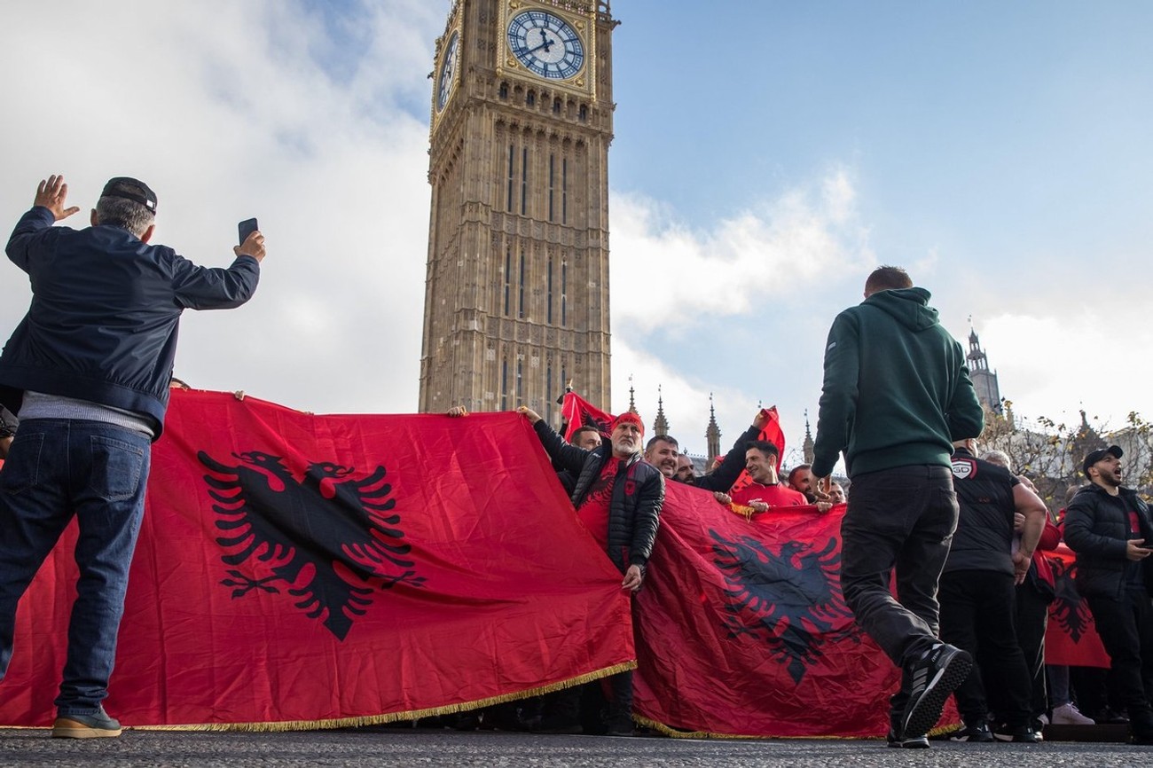 London Spu Ta Rampu Albancima Pokre E Se Kampanja U Kojoj Apeluju Na