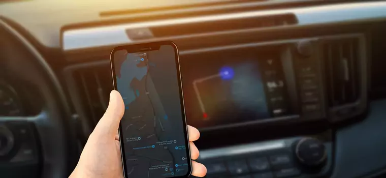 Aplikacje, które pomogą uniknąć mandatu podczas wakacji. Ostrzegają przed fotoradarami i strefami pomiaru prędkości