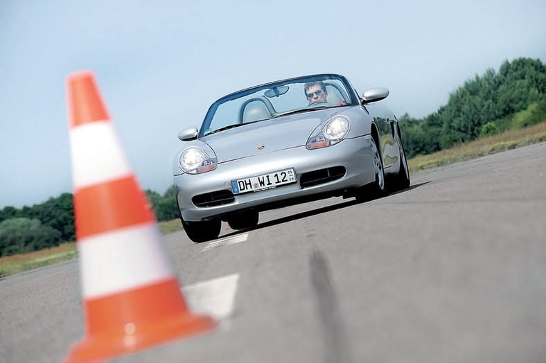 Mercedes SLK kontra Porsche Boxster - hełm czy może kaptur