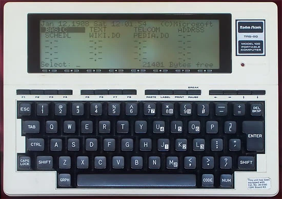 TRS-80 Model 100, pierwszy komputer przenośny z ekranem LCD