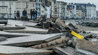 Francja: silne wiatry i ulewy spowodowały szkody w wys. 200 mln euro