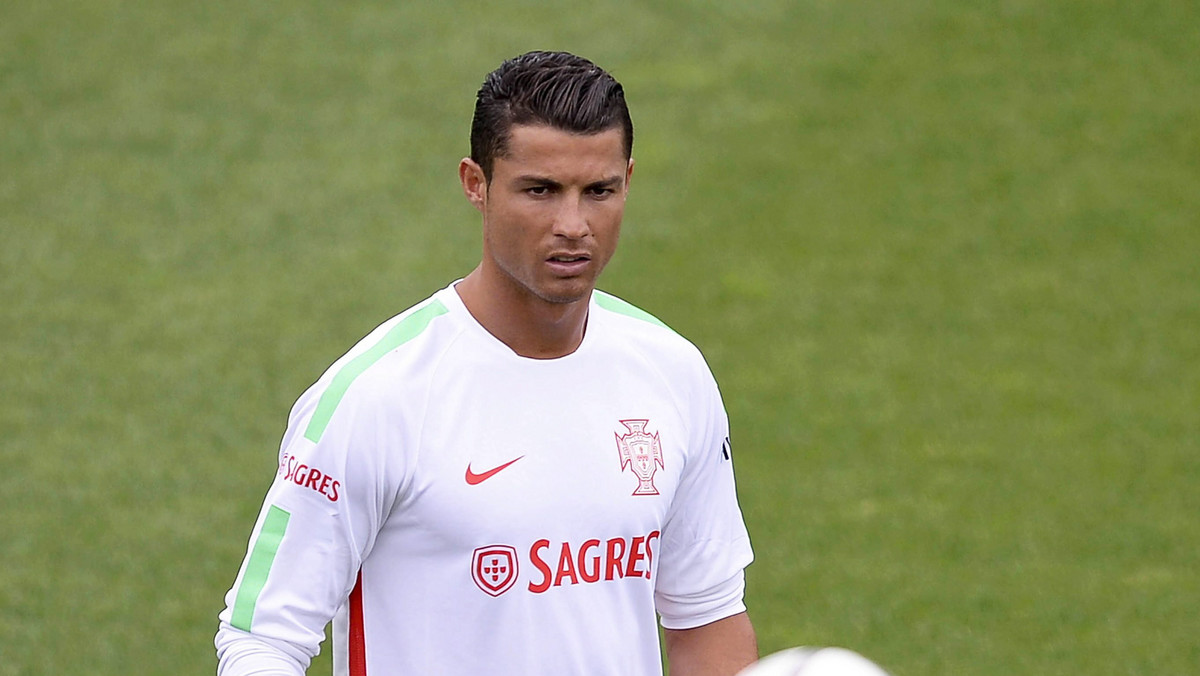 Portugalczyk Cristiano Ronaldo (Real Madryt) wygrał ranking "Złotego Buta" w sezonie 2014/2015. Robert Lewandowski (Bayern Monachium) sklasyfikowany został na 23. miejscu w zestawieniu najlepszych strzelców piłkarskich lig europejskich.