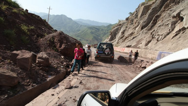 Chiny: liczba zabitych w trzęsieniu ziemi wzrosła do 65