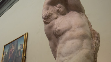 Brytyjskie muzeum sprawdzi, kto 500 lat temu zostawił odciski palców na rzeźbie "Niewolnik"
