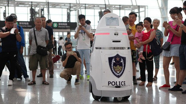 Chiny: na lotnisku w Shenzhen bezpieczeństwa pilnują roboty