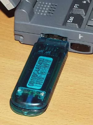 Budowa klucza USB Bluetooth uniemożliwia jego pełne wetknięcie w gniazdo