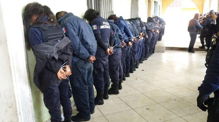 Ocampo városában 
az összes rendőrt letartóztatták az egyik jelölt 
meggyilkolása után /Fotó:  Facebook