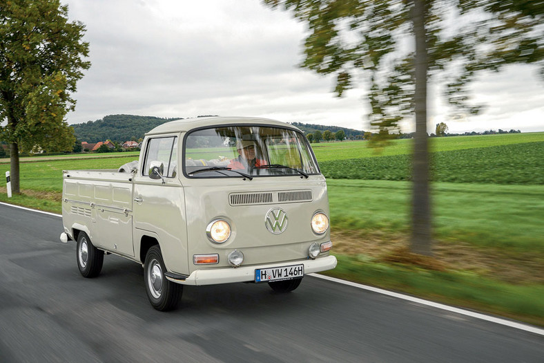 Volkswagen T2a
ze skrzynią 
ładunkową