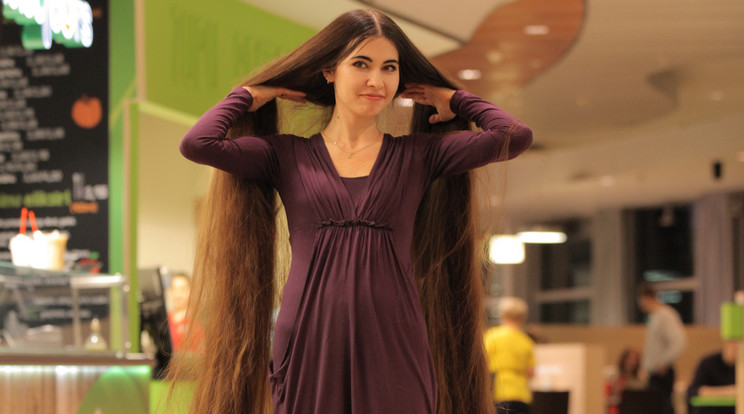  Több mint 2 méter hosszú a haja / Fotó: Northfoto