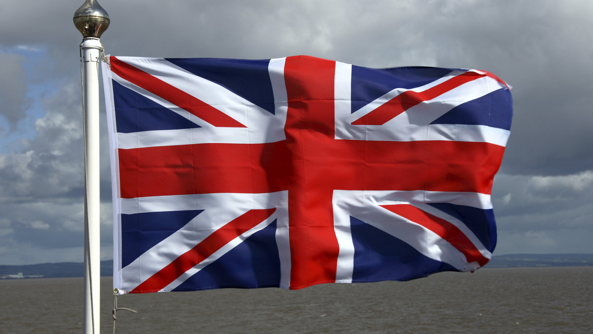 Przedstawiciele rządu Wielkiej Brytanii przeprowadzili nieformalne rozmowy ws. przystąpienia kraju do zrzeszającej 11 państw azjatyckich Transpacyficznej Umowy o Wolnym Handlu (TPP), co ma pobudzić brytyjski eksport po Brexicie - podaje dziś "Financial Times".