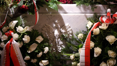 Onet24: pogrzeb Lecha i Marii Kaczyńskich