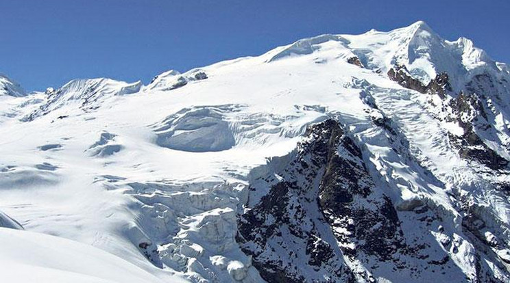 A Himalája csúcsainak meghódítása gyakran követel emberéleteket/ Fo­tó: 4bakancs.com