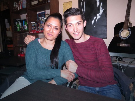 Rade sa sestrom Nadom