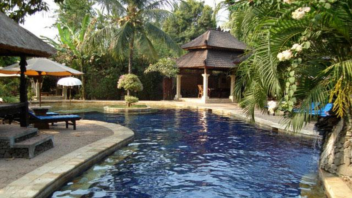 Można powiedzieć typowy kurort, miejsce o którym marzy przeciętny Polak aby spędzić tam te kilka dni z regulaminowego urlopu. Jest jednak jeszcze drugie Bali często całkowicie nieznane plażowemu turyście...