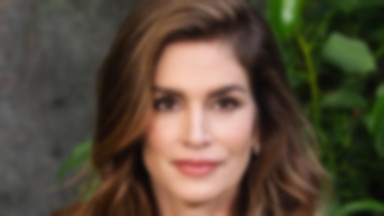 Cindy Crawford znów zachwyca stylizacją. Wygląda jak milion dolarów!