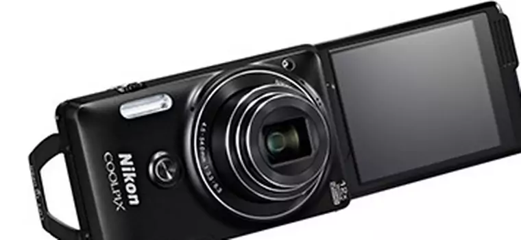 Aparaty do selfies przejmują rynek – tym razem Nikon COOLPIX S6900 z podpórką