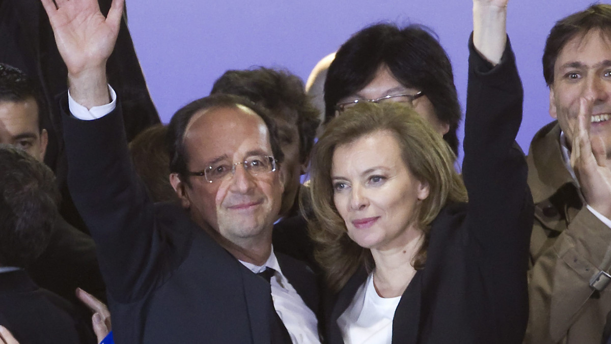 Zwycięstwo François Hollande'a w wyborach prezydenckich we Francji oznacza nie tylko szereg wyczekiwanych reform. Jego partnerka, Valérie Trierweiler, będzie pierwszą małżonką prezydenta, która pracuje zawodowo i otrzymuje pensję - pisze guardian.co.uk.