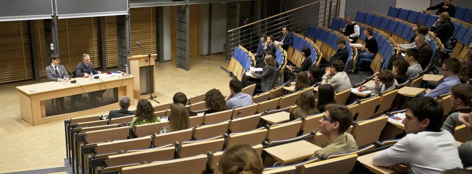 Przedstawiciele samorządów studenckich podkreślają, że ich uczelnie stawiają na praktyczne podejście do nauczania