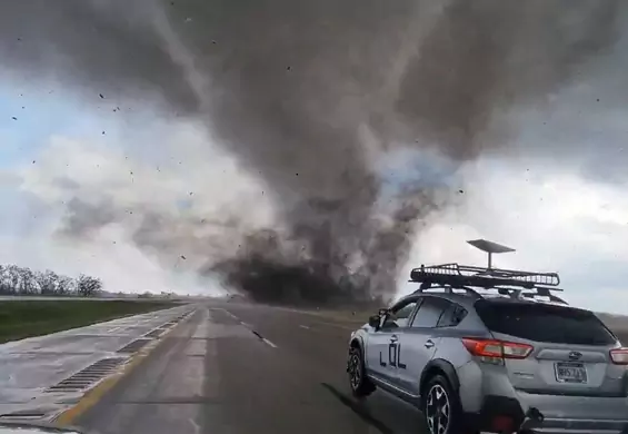 Kierowca uchwycił tornado. Nagranie mrozi krew w żyłach