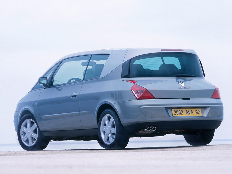 Historia Renault w fotografii (180 zdjęć z lat 1898 - 2008)