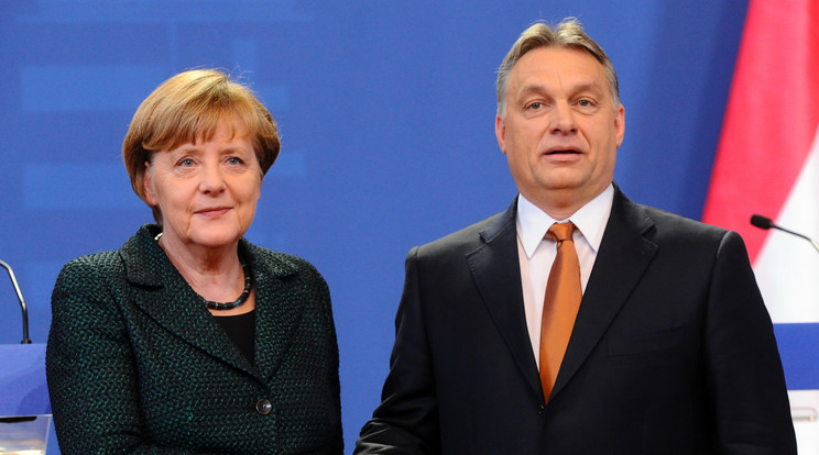 Angela Merkel és Orbán Viktor egykoron baráti kézfogása egyre keményebbé válik. A menekültkvóta ügyé­ben nem enged a német kancellár /Fotó: AFP