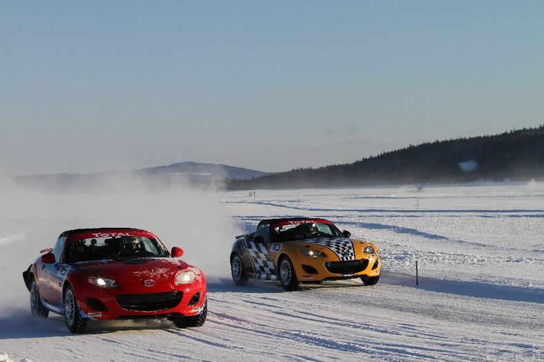 Emocjonujący finisz wyścigu Mazda MX-5 Ice Race