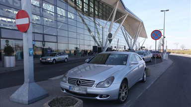 "Fakt": poseł Ruchu Palikota "zablokował" lotnisko mercedesem