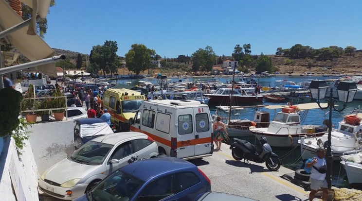 Motorcsónakkal ütközött a turistahajó / Fotó: aeginaportal.gr