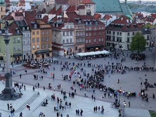 Firmy nie powinny mieć w najbliższych miesiącach problemów z popytem, którego wspierać będzie otwieranie gospodarki. Warszawa, 15 maja 2021 roku – pierwszy dzień luzowania obostrzeń sanitarnych