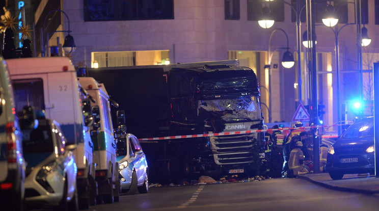 A lengyel kamionsofőrt megölték, a tömeggyilkos terrorista elmenekült / Fotó: MTI