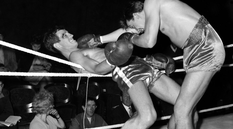 Jean-Paul Belmondo (balra) három bokszmeccsét elsőmenetes KO-val nyerte, majd visszavonult /Fotó: AFP